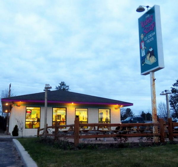 A&W Restaurant - Gwinn - 37 M-35 Gwinn Mi 49841